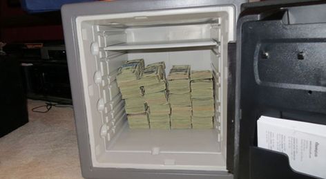 Money In Safe Aesthetic, Safe Full Of Money, Money Safe Aesthetic, Safe With Money, Money Frequency, Money In Safe, Mom Organization, Prawn Fish, Rich Stuff