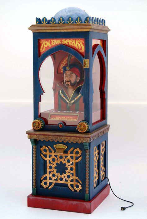 Action Figure - Scale Zoltar Machine from the movie "BIG" | Collector Freaks Collectibles Forum Zoltar Machine, Fortune Teller Machine, Vintage Fortune Teller, Circus Props, The Fortune Teller, Fortune Tellers, Halloween Miniatures, Retro Arcade, Vintage Carnival