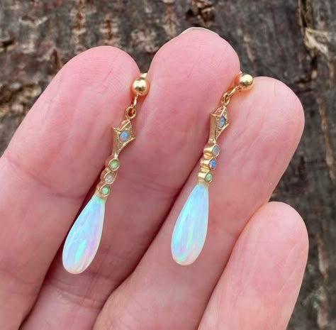 Opal And Gold Earrings, Opal Teardrop Earrings, Gold And Opal Earrings, Gold Opal Earrings, Gold Vintage Earrings, Vintage Earrings Aesthetic, Cute Earrings Aesthetic, Ethereal Earrings, Opal Necklace Vintage