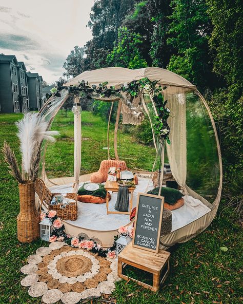 It’s starting to feel a lot like fall 😊🍂 There’s no better time than NOW, to enjoy an outdoor picnic in the bubble canopy • • • #backyardpicnic #savannahevents #savannahweddings #proposal #thingstodoinsavannah #sunsetcruise #luxurypicnic #savannahga #picnicandcruise #bacheloretteparty #picnicboat #bohopicnics #summerbucketlist #savannah #glampingsavannah #corporate events #tybeebeach Bubble Picnic, Picnic Setup, Luxury Picnics, Outdoor Date, Backyard Picnic, Bubble Tent, Dinner Party Recipes, Sunset Cruise, Cute Bedroom Decor