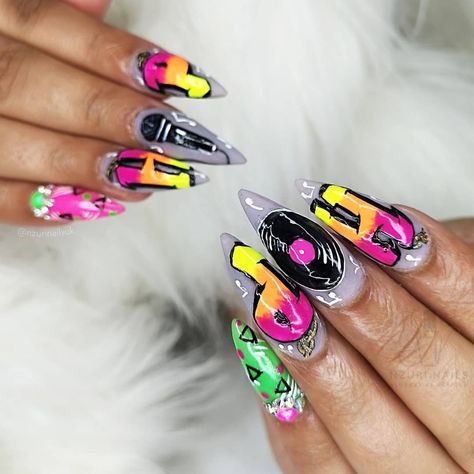 Nails Design Simple, Pop Nails, Hip Hop Nails, Nail Pics, Themed Nails, 90s Hiphop, Nails Purple, Racun Shopee, 90s Theme