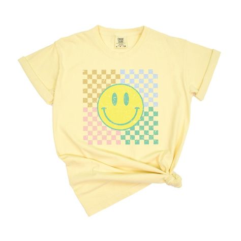 Looking for a cute versatile top to wear this summer? Make sure to grab one of our Four Square Smiley Face garment dyed graphic tees! This soft and comfortable graphic tee is the perfect top for any outfit. It can be paired with biker shorts, jeans, or even a simple skirt/dress! This tee is true-to-size, so be sure to order your regular t-shirt size! If you are looking for a more oversized look, make sure to size up! Peace Sign Emoji, School Swag, Smiley Face Shirt, Cruise Outfits, Cute Preppy Outfits, School Shopping, Smiley Face, Casual Fits, Cute Shirts