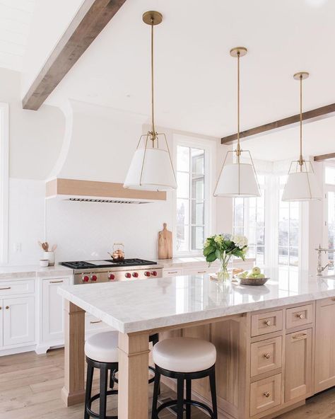 Pretty Kitchen, Transitional Kitchen, Favorite Kitchen, White Cabinets, Kitchen Style, Home Staging, Dream Kitchen, White Kitchen, Kitchen Renovation