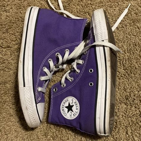 Purple Chuck Taylor All Star Hightop Converse | Size US Mens 6 Womens 8 Purple Converse Outfit, Light Purple Converse, Cool Converse, Converse Aesthetic, Purple Converse, Purple Sneakers, Purple Shoes, Outfits With Converse, Swag Shoes