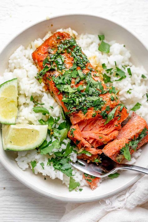 Garlic Cilantro Baked Salmon Salmon Dinner Aesthetic, Healthy Delicious Lunch, Cilantro Salmon, Delicious Lunch Ideas, Meals Salmon, How To Cook Garlic, Dairy Free Pesto, Recipes Fish, Oven Baked Salmon