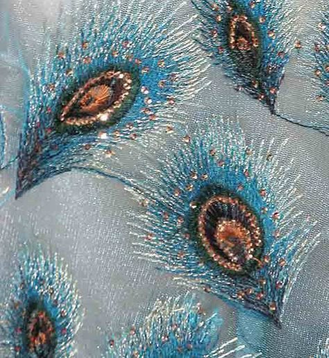 Feather Gown, Peacock Fabric, Feather Embroidery, Bijoux Art Nouveau, Gown Fashion, Peacock Theme, Abstract Embroidery, Peacock Dress, Tambour Embroidery