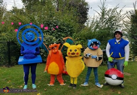 Pokémon Costume, Pokemon Costumes Diy, Best Diy Costumes, Pokemon Go Game, Video Game Costumes, Pokemon Costumes, Halloween Costumes 2016, Popular Pokemon, Pokemon Diy