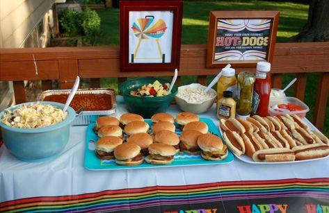 Lake House Lyn: Serve Yourself Burger and Hot Dog Bar Burger And Hot Dog Bar, Serve Yourself Bar, Hot Dog Bar Party, Hamburger Bar, Graduation Bbq Party, Hamburger Hotdogs, Burgers On The Grill, Graduation Bbq, Hot Dog Party