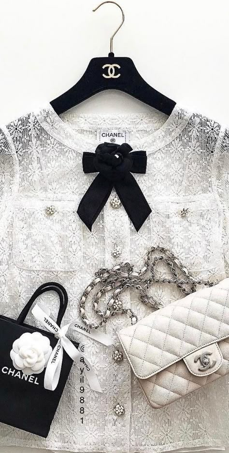 Wednesday Dress, Coco Chanel Fashion, Mode Chanel, Chanel Jacket, Chanel Inspired, Effortless Fashion, Shoes Bag, Chanel Fashion, Fashion Designs