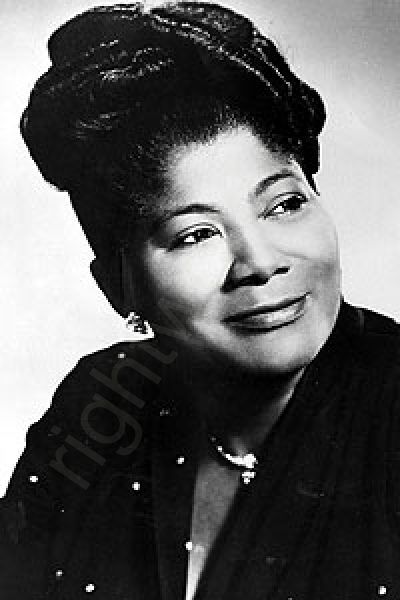 Actors Headshots, Mahalia Jackson, Gospel Singer, Vintage Black Glamour, Nina Simone, Famous Black, Black Hollywood, Louis Armstrong, Black Celebrities