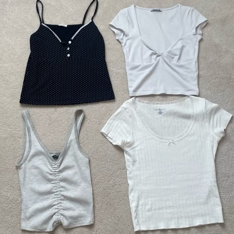 Brandy Melville Outfits Aesthetic, Dark Fits, Brandy Melville Outfits, Downtown Outfits, Casual Preppy Outfits, Outfit Inspo Casual, Italian Outfits, Trendy Clothing, Brandy Melville Tops