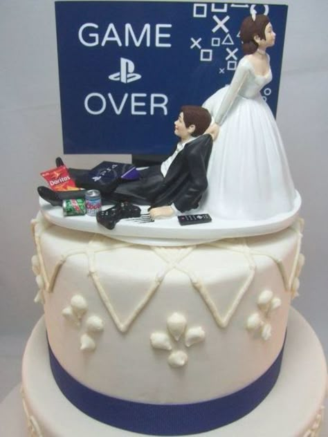 Funny Wedding Cake Topper, Brown Cake, Cake Funny, Gamer Wedding, Funny Wedding Cakes, Funny Wedding Cake Toppers, Unique Cake Toppers, Funny Gamer, Funny Wedding