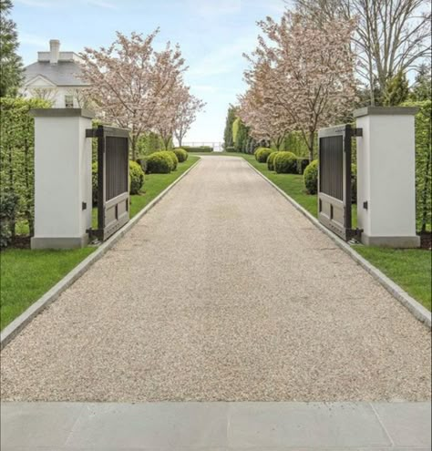 Luxury Driveway, Driveway Entrance Landscaping, Farm Entrance, House Fence Design, Stone Driveway, Driveway Entrance, Driveway Design, Entrance Gates Design, Driveway Landscaping