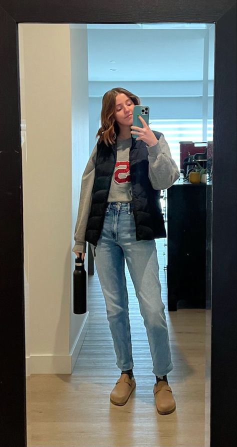 Fall 2023 Casual Fashion, Work At School Outfit, Business Casual Straight Leg Jeans, High Waisted Strait Leg Jeans, Cute Outfits Crewneck, Fall Birkenstock Boston Outfits, Boston Clog Fall Outfit, Jeans And Boston Clogs, Crewneck Fall Outfit