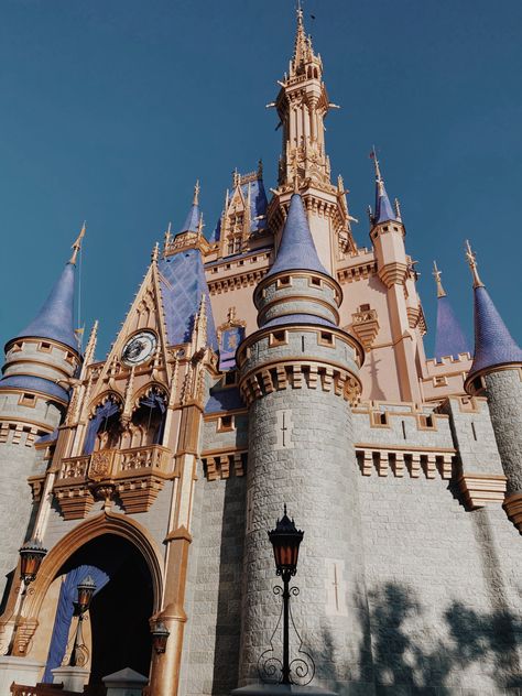 Fantasyland Aesthetic, Disney Asthetics Photos, Magic Kingdom Aesthetic, Disney Preppy, Disneyland America, Disney Core, Disney World Aesthetic, Magic Kingdom Castle, Disney World Castle