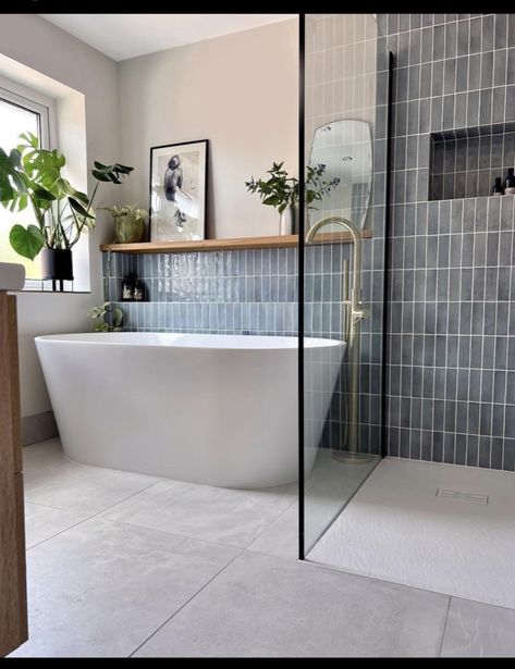 Small Bathroom Ideas With Tub Modern Freestanding Bathtub, Ensuite Bathroom Ideas With Bath, Freestanding Tub Tile Surround Ideas, Bath And Shower Separate, Long Narrow Bathroom, Ensuite With Bath, تصميم دورة مياه, Bathroom Floorplan, Patterned Bathroom Tiles