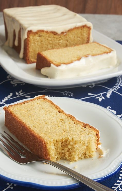 The nutty flavor of brown butter turns a traditional dessert into something extra special in this Brown Butter Pound Cake. - Bake or Break Brown Butter Cake Recipe, Desserts Board, Southern Pound Cake, Breakfast Cakes, Butter Pound Cake, Dream Bakery, Nice Recipes, Breakfast Goodies, Baking Basics