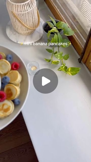 Mini Banana Pancakes, Mini Bananas, Mini Pancakes, Banana Pancakes, Mini Foods, Oat Milk, Pancake Recipe, Vegan Breakfast, Cider Vinegar