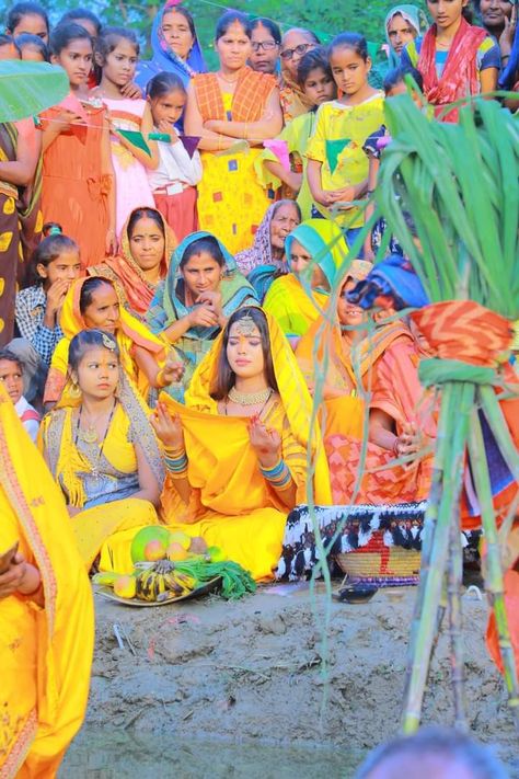 Chat Puja, Chhath Puja Song, Chath Pooja Image, Song Background, Bakgerand Photo, Flower Stationary, Gorgeous Bridal Makeup, Birthday Wishes Songs, Saraswati Photo