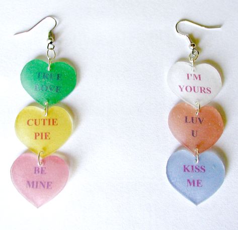 Valentine Earrings Valentines Shrinky Dink, Valentine Shrinky Dink Ideas, Diy Shrink Plastic Jewelry, Diy Shrink Plastic, Shrinky Dink Earrings, Crochet Valentine Patterns, Shrink Plastic Jewelry, Shrink Art, Valentines Patterns