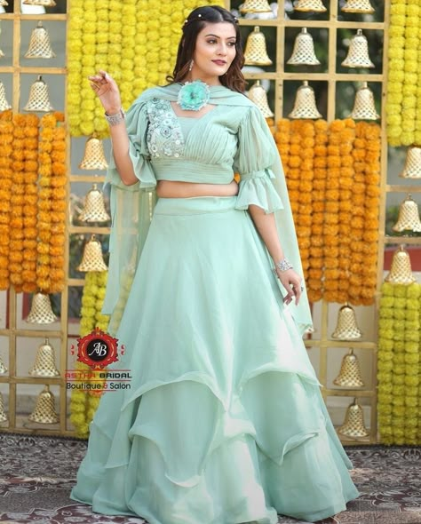 Lahenga Design Latest Unique, Lahenga Design Latest, Latest Stylish Party Dresses, Indian Long Dress, Floral Skirt Outfits, Velvet Dress Designs, Fancy Sarees Party Wear, Elegant Blouse Designs, Bridal Dress Fashion