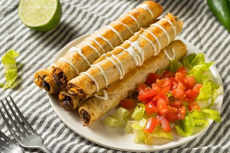 Air Fryer Flautas, Baked Chicken Flautas, Chicken Flautas Recipe, Flautas Recipe, Beef Burrito Recipe, Chicken Flautas, Chicken Enchilada Casserole Recipe, Enchilada Casserole Recipes, Chicken Schnitzel