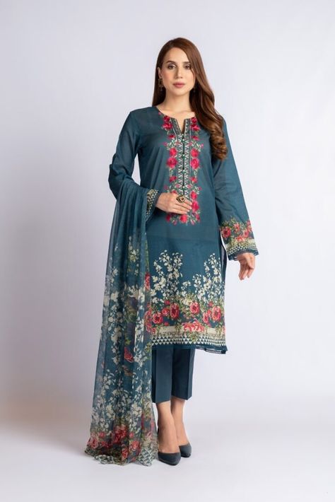 Bareeze Eid Collection 2023 Lawn Sale for Women Buy Online Lawn Collection 2023, Cultural Clothes, Summer Collection 2023, Asian Dresses, Lawn Dresses, Dresses Printed, Pakistani Clothes, Pakistani Designer Suits, Kurta Dress