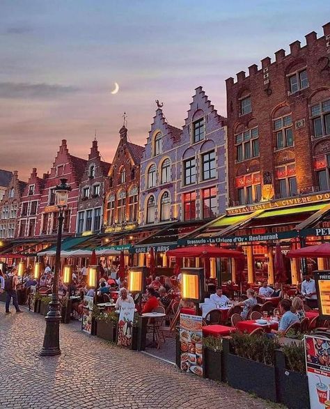 Destination Holiday, Best Travel Insurance, Bruges Belgium, Belgium Travel, Insurance Companies, Voyage Europe, Jules Verne, Aarhus, Travel And Tourism