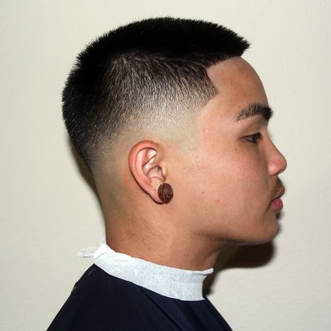 Fade Semi Kalbo Men Haircut, Semi Bald Haircut, Semi Kalbo, Japanese Men Hairstyle, Model Haircut, Bald Haircut, Fade Haircut Designs, Mens Hairstyles Fade, Low Fade Haircut