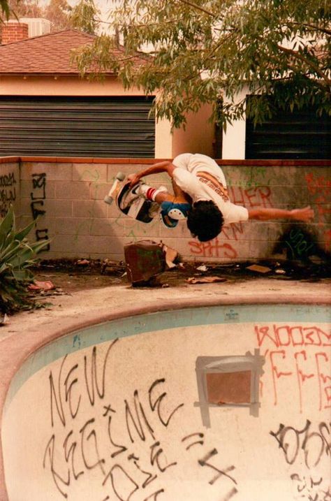 Vintage Skateboarding Photos, 80s Skater Aesthetic, 70s Skateboarding, 80s Skateboarding, 80s Skateboard, 90s Skateboarding, Photos From History, 80s Skater, Skate Vibes