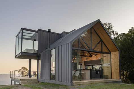 Steel Frame House, Barn Style House, Inner City, A Hill, Barn Style, Barn House, Modern Industrial, Container House, Penthouse