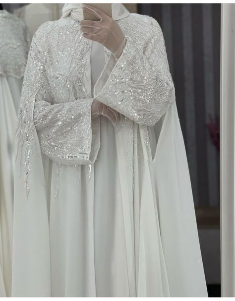 Modern Nikkah Dress, Nikah Dress Muslimah, White Abaya Wedding Dress, Nikkah Abaya Outfit, Arab Nikkah Dress, Nikkah Abaya Aesthetic, Wedding Abaya Hijab Bride, White Bridal Abaya, Hijabi White Wedding Dress