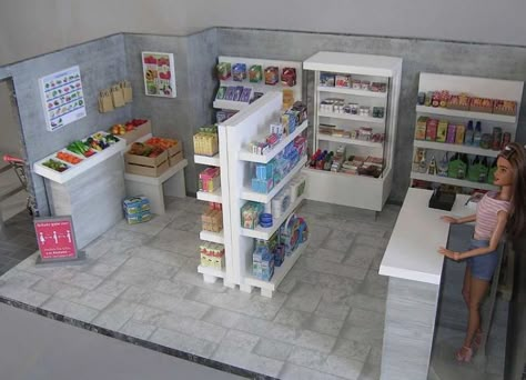 Grocery Store Diorama, Diy Barbie Grocery Store, Diy Mini Brands Display, Mini Market Store Ideas, Miniature Supermarket, Mini Brands Toys Diy, Barbie Store, Diy Barbie House, Barbie Miniatures