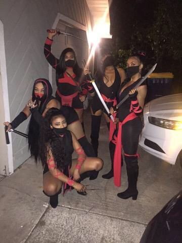 Black Group Costumes, Black Group Halloween Costumes, Ninja Custome Halloween Women, Baddie Group Halloween Costumes, Ninja Group Costume, Group Halloween Costumes Black Women, Ninja Custome Halloween, Group Outfits Halloween, Friend Group Halloween Costumes 4 People