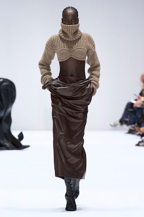 Acne Studios FW24 Acne Studio, Couture Mode, Fashion Trends Winter, Couture Details, Dress Out, Fall 2024, Global Fashion, Couture Fashion, Autumn Winter Fashion