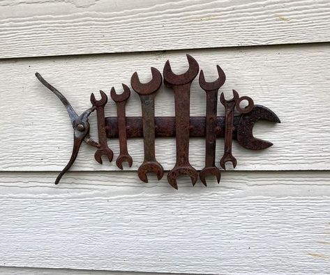 Metal Animals, Upcycle Art, Repurposed Metal, Barn Tin, Metal Welding Art, Cutlery Art, Welding Crafts, Metal Ideas, Recycled Metal Art