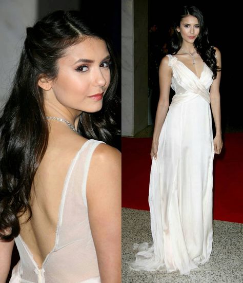 Nina Dobrev White Dress, Nina Dobrev Outfits, Nina Dobrev Red Carpet, Nina Dobrev Makeup, Tvd Rares, Nina Dobrev Dress, Vamp Sabbath, Elena Gilbert Style, Dark Vampire