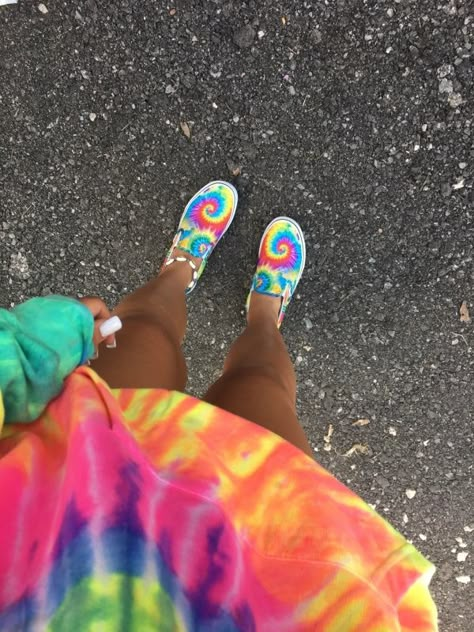 VSCO - 1,000+ :) | hannahgfisher Rainbow Tie, Palm Beach Sandals, Painted Shoes, Cute Fits, Custom Shoes, Shoe Game, Summer Aesthetic, Vans Shoes, Cute Shoes