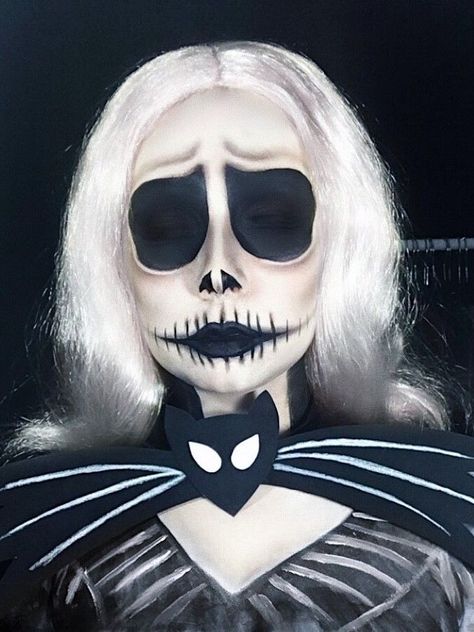 Jack Skeleton Makeup, Jack Skellington Face Paint, Skeleton Face Paint, Skellington Costume, Ideas Maquillaje, Jack Skellington Costume, Christmas Face Painting, Up Halloween Costumes, Makeup Scary