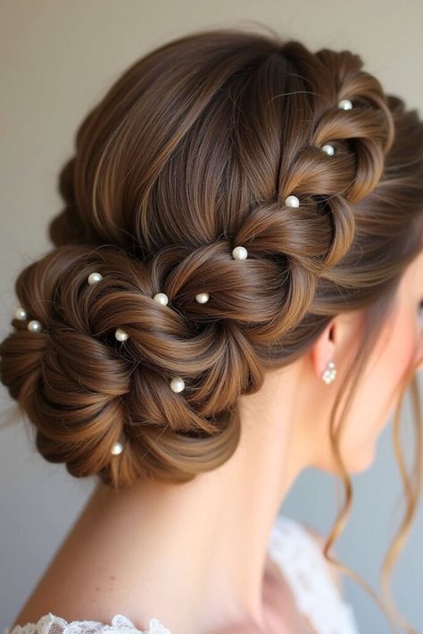 28 Elegant Wedding Hairstyles Ideas 2025 – Fashion Trend Hacks Romantic Bridal Hair, Classy Updo, Elegant Wedding Hairstyles, Hairstyles For Brides, Wedding Hair Trends, Long Bridal Hair, Winter Wedding Hair, Wavy Wedding Hair, Wedding Dresses Elegant