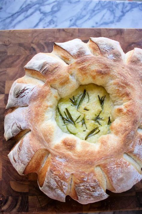 Sourdough Camembert Wreath, beautiful, but easier than it looks. Even the sourdough novice can pull this off. #sourdough #sourdoughwreath #sourdoughcamembertwreath #soudoughbread #spinachtiger Camembert Wreath, Bread Ring, Bread Wreath, Sourdough Biscuits, Sourdough Bread Starter, Bagel Chips, Sourdough Starter Recipe, Biscuit Bake, Sourdough Baking