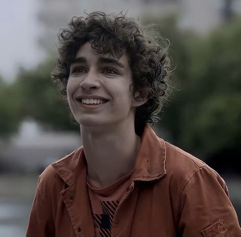 Nathan Young Misfits, Nathan Misfits, Misfits Tv Show, Misfits Nathan, Klaus Hargreeves, Robert Sheehan, Just Born, Shows To Watch, Gender Envy