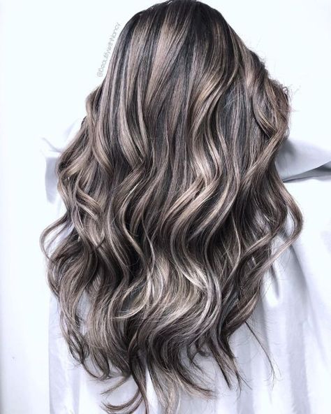 Silver Hair Ideas, Platinum Silver Hair Color, Silver Ash Hair, Dark Silver Hair, Silver Hair Shampoo, Silver Balayage, Beachy Curls, Silver Hair Color Ideas, Silver Blue Hair