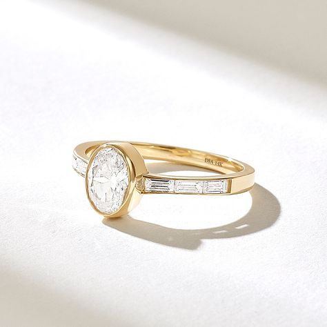 Simple Engagement Rings Thick Band, Simple Gold And Diamond Ring, Ribbed Band Engagement Ring, Bezel Ring Stack, Embezzled Engagement Ring, Flush Engagement Ring, Oval Bezel Engagement Ring, Oval Anniversary Ring, Bezel Diamond Engagement Ring