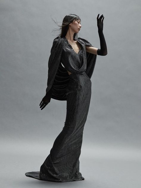 Ema Core, Shooting Pose, Look Gatsby, Toni Maticevski, Modern Womens Fashion, Fashion Model Poses, Model Inspo, Silk Gown, Winter 2022