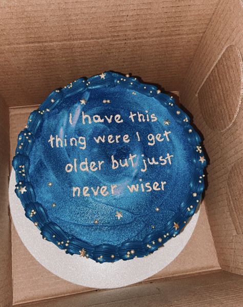 Midnights Themed Cake Taylor Swift, Taylor Swift 19 Birthday Cake, Midnight Blue Cake Birthday, I Have This Thing Where I Get Older Cake, Birthday Cake Ideas Taylor Swift, 18th Birthday Cake Taylor Swift, Cake Blue Aesthetic, 28 Cake Birthday, 23 Bday Cake