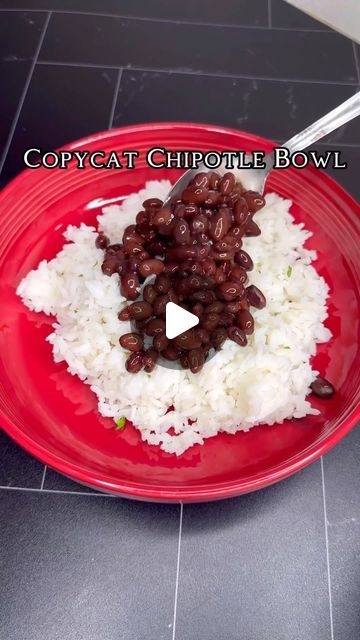 Chipotle Bowls At Home Recipe, Easy Chipotle Bowl Recipe, At Home Chipotle Bowl Recipe, Chipotle Copycat Recipes Bowls, At Home Chipotle Bowl, Chipotle Bowl At Home, Home Made Chipotle, Chipotle Bowls At Home, Chipotle Bowl Recipe