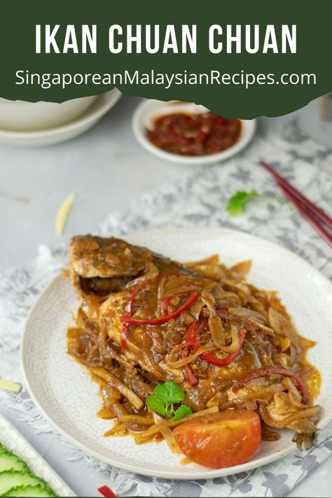 Ikan chuan chuan is an unassuming Nyonya dish of fried fish in an earthy, piquant sauce that packs a punch. Peranakan Food Recipes, Singaporean Recipes, Nyonya Recipes, Hokkien Noodles, Peranakan Food, Hmong Food, Asian Fish, Nyonya Food, Asian Recipe