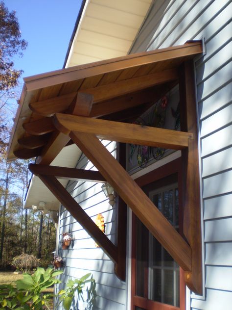 Cedar awning Diy Wood Awning, Wooden Awning, Wood Awning, Awning Over Door, Awning Ideas, Front Door Awning, Door Overhang, Carport Patio, Diy Awning