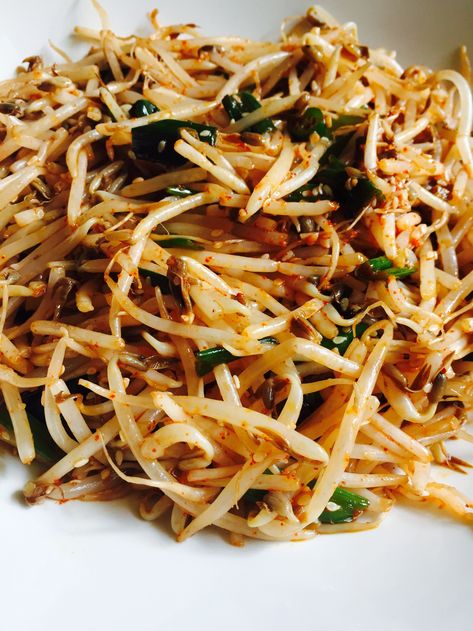 Asian Bean Sprouts Recipes, Bean Sprout Recipes, Bean Sprout Salad, Side Salads, Bean Sprout, Sprout Salad, Sprouts Salad, Refreshing Salad, Sprout Recipes